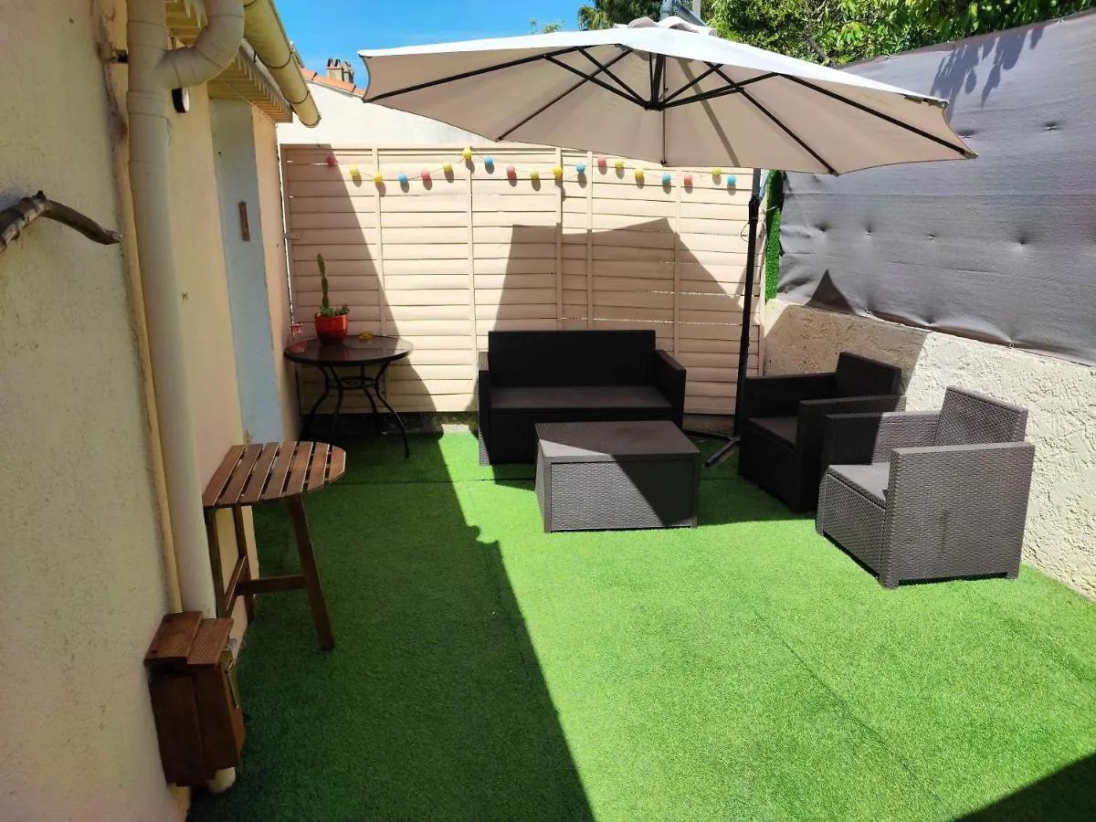 Дом отдыха Maison T2 Proche Mer Jardin Et Parking Securise Сис-Фур-Ле-Пляж